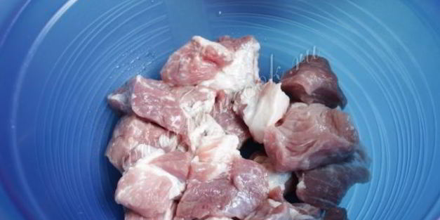 шашлык из свинины на минералке