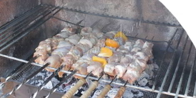 шашлык из свинины на минералке