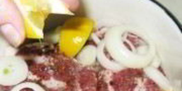 шашлык из свинины с лимоном