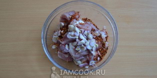 шашлык из свинины в банке в духовке