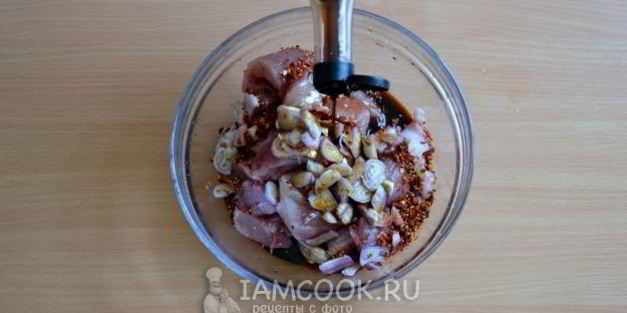 шашлык из свинины в банке в духовке