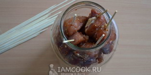 шашлык из свинины в банке в духовке