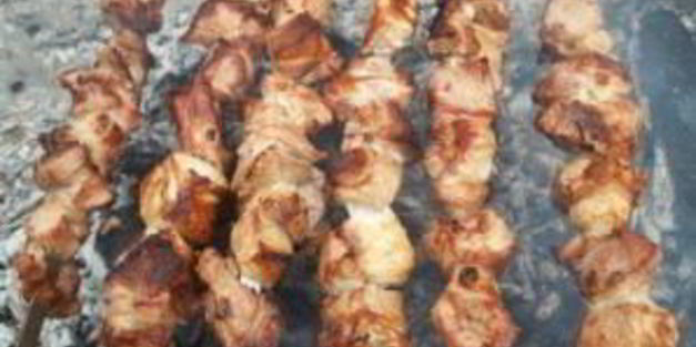 шашлык с гранатовым соусом