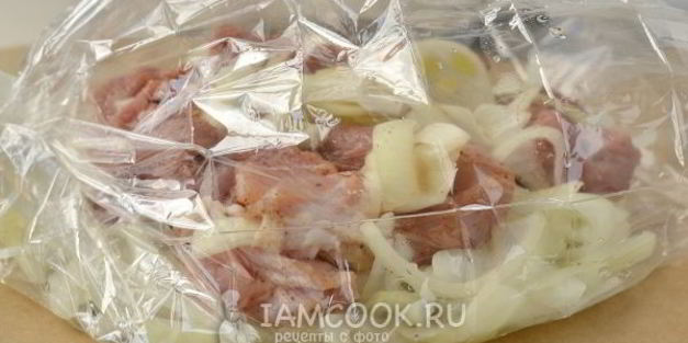 шашлык в рукаве в духовке