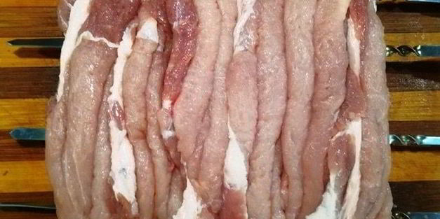 сочный шашлык из свинины на балконе