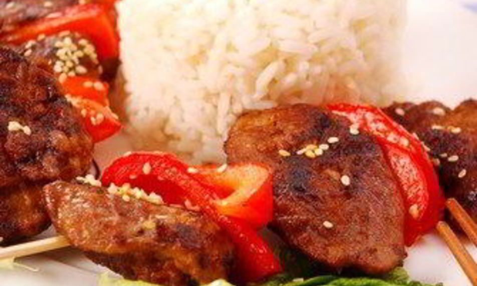 Рецепт свиные шашлыки с красными перцами и ананасовым рисом