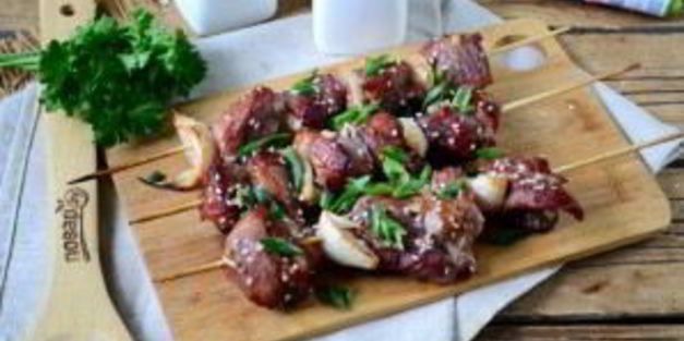 тайский шашлычок на шпажках