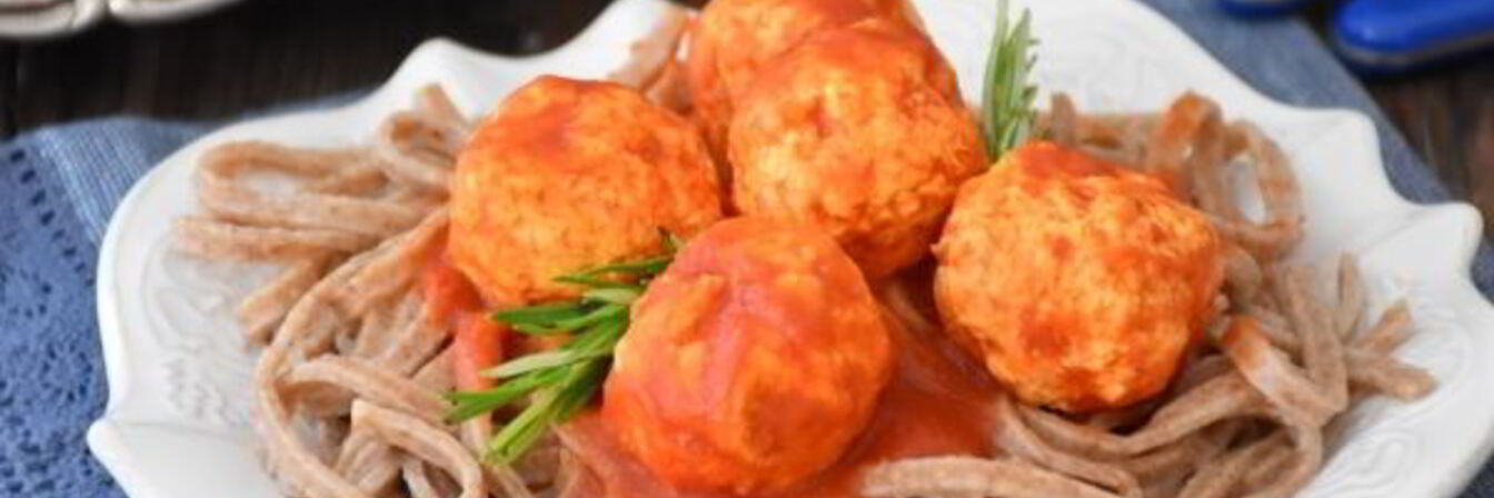 Куриные тефтели в томатном соусе