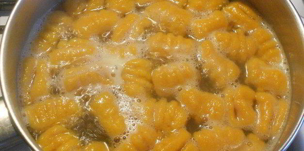 тыквенные ньокки с грецкими орехами и розмарином