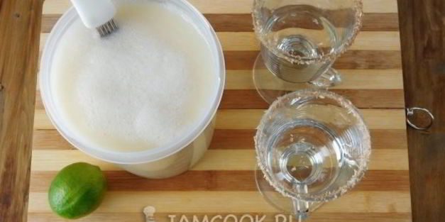 ананасовый безалкогольный коктейль