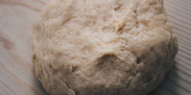 булочки с грецким орехом и сахарным сиропом