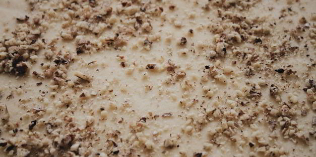 булочки с грецким орехом и сахарным сиропом