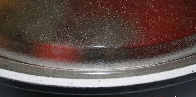 чайный напиток с нектаринами и клубникой