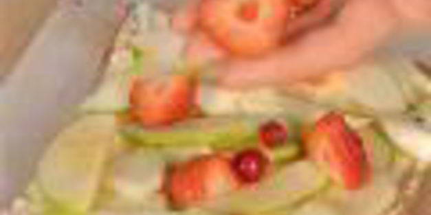 фруктово-ягодный наполеон в мятном сиропе