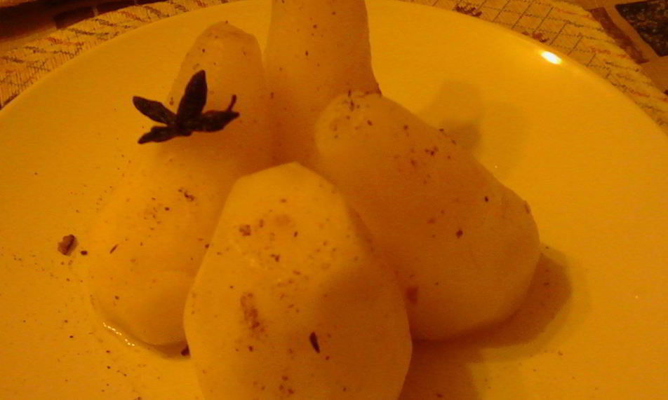 Рецепт груши, припущенные в сиропе с анисовой пылью