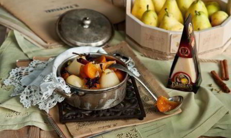 Рецепт груши, томленные в пряном сиропе с мандаринами