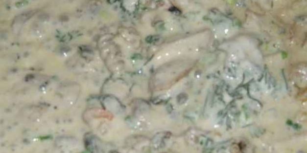 коктейль морской в сметане с зеленью