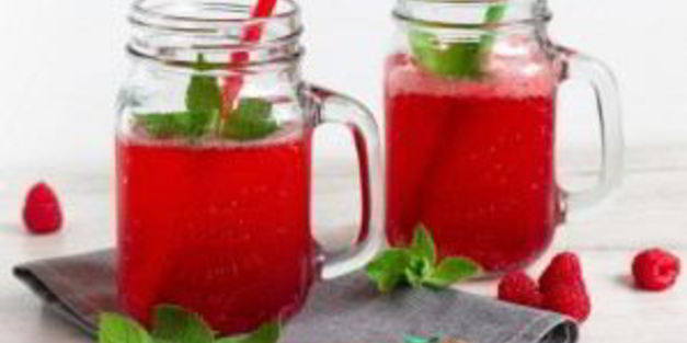 коктейль с шампанским и малиной