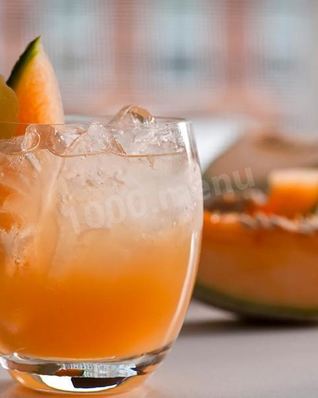 Коктейль с соком дыни