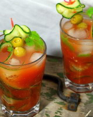 Летний томатно-огуречный коктейль