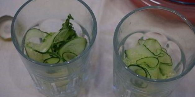 летний томатно-огуречный коктейль