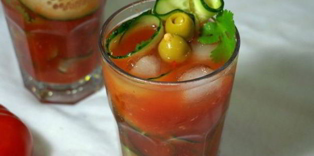 летний томатно-огуречный коктейль