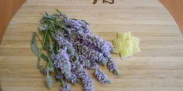 медовый напиток с мелиссой