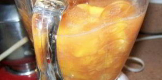 персиковый витаминный напиток