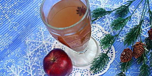 пряный яблочно-лимонный напиток