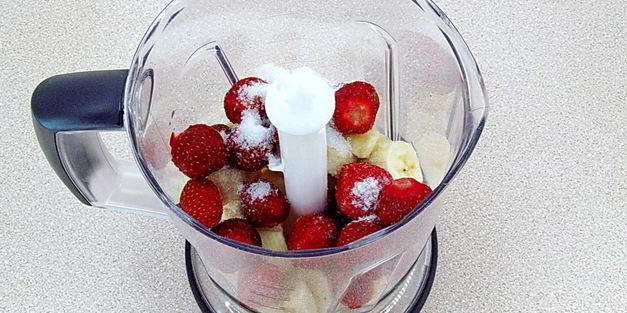 клубнично-банановый смузи