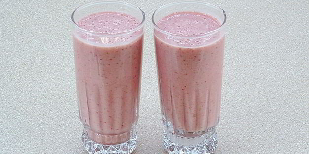 клубнично-банановый смузи