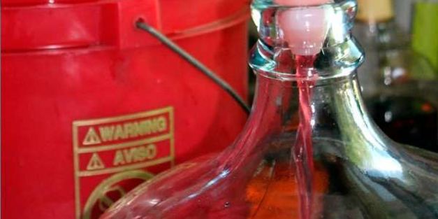 вино из войлочной вишни