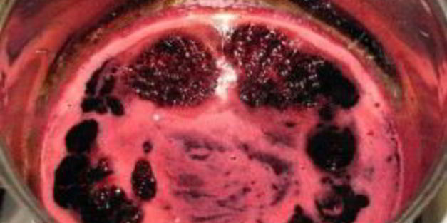 вишня в сиропе с косточкой