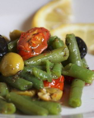 Холодный салат со стручковой фасолью