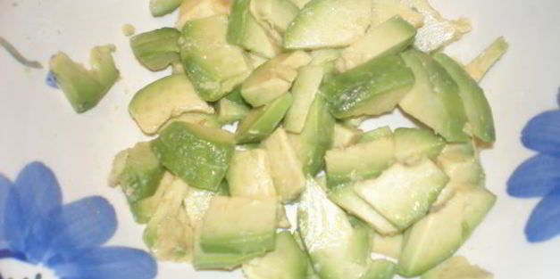 легкий салат с авокадо