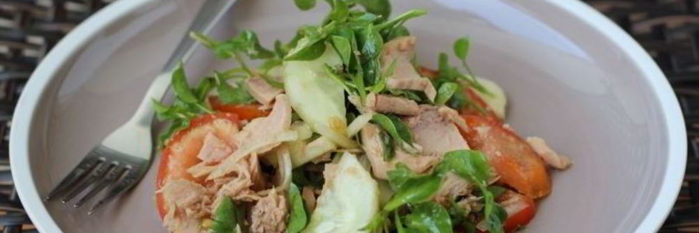 Легкий салат с тунцом