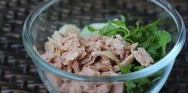 легкий салат с тунцом