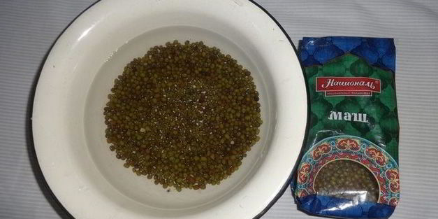 острый овощной салат с пророщенным машем