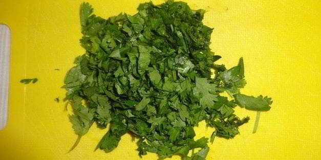 острый овощной салат с пророщенным машем