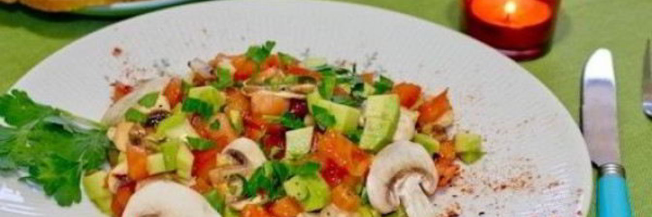 Овощной салат с авокадо