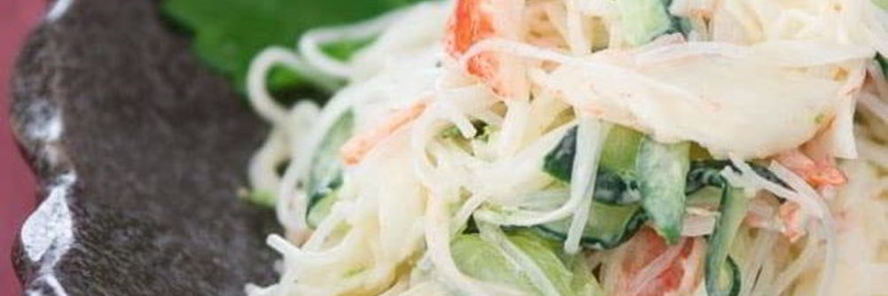 Пикантный крабовый салат