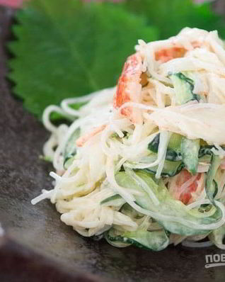 Пикантный крабовый салат