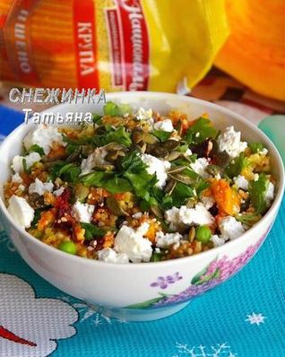 Пикантный салат из пшена с морковной заправкой
