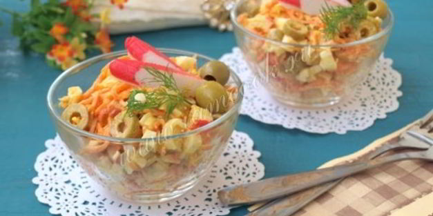 праздничный салат с крабовыми палочками и корейской морковью