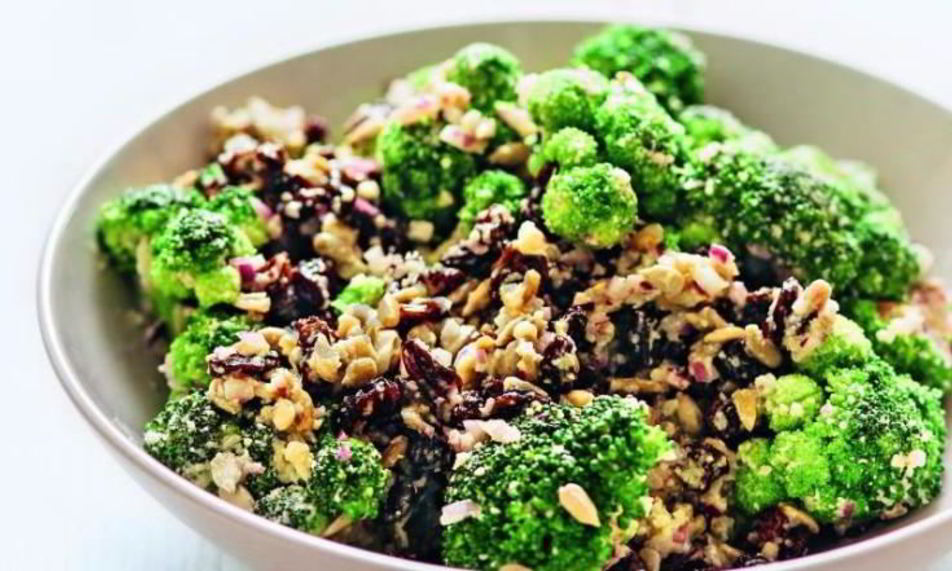 Рецепт салат из брокколи с орешками и медом