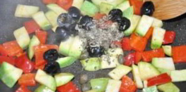 салат из консервированного тунца с рисом