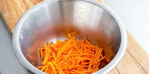 салат из моркови с грушей