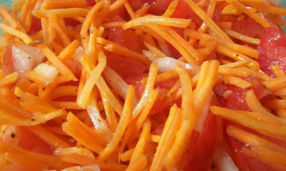 Рецепт салат из морковки, помидор и репчатого лука