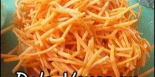 салат из морковки, помидор и репчатого лука