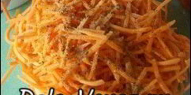 салат из морковки, помидор и репчатого лука